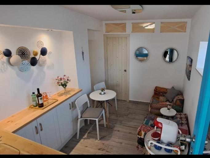 Final Step Apartment Скиатос Стая снимка